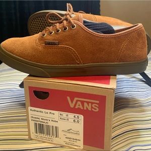Authentic Lo Pro, Texture: Suede